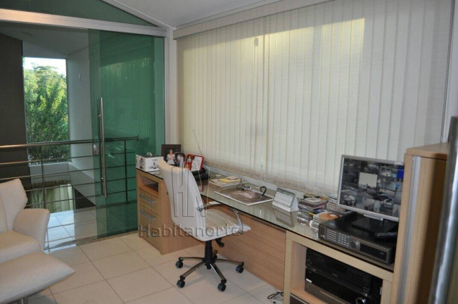 Imagem Casa com 4 Quartos para Alugar, 462 m² em Tarumã - Manaus