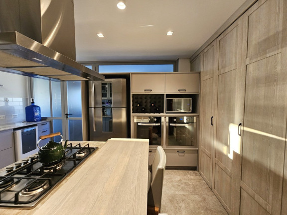 Imagem Apartamento com 3 Quartos à Venda, 166 m² em São João - Porto Alegre Imagem Apartamento com 3 Quartos à Venda, 166 m² em São João - Porto Alegre