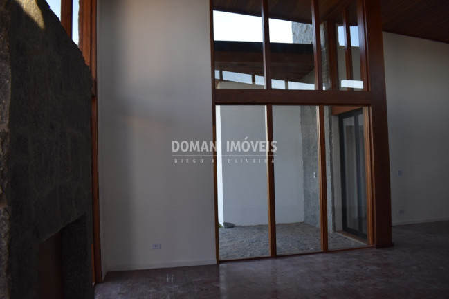 Imagem Casa com 3 Quartos à Venda, 148 m² em Região De Capivari - Campos Do Jordão