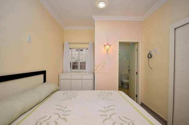 Imagem Casa com 6 Quartos à Venda, 450 m² em Bacacheri - Curitiba