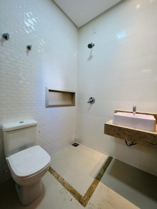 Imagem Casa com 3 Quartos à Venda, 200 m² em Moinho Dos Ventos - Goiânia Imagem Casa com 3 Quartos à Venda, 200 m² em Moinho Dos Ventos - Goiânia