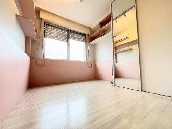 Imagem Imóvel com 2 Quartos à Venda, em Cristal - Porto Alegre Imagem Imóvel com 2 Quartos à Venda, em Cristal - Porto Alegre