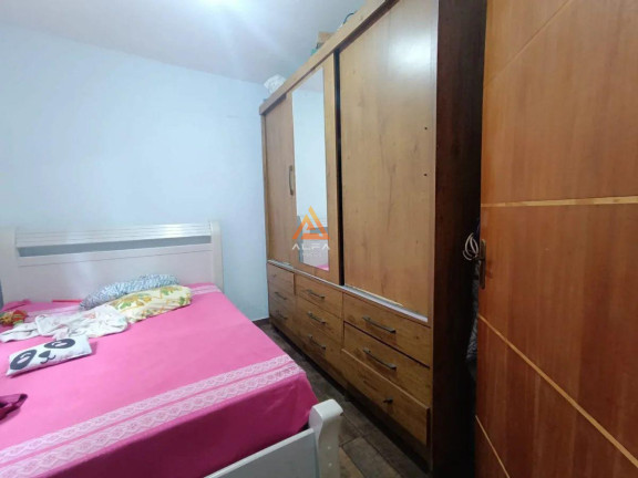 Imagem Casa com 4 Quartos à Venda, 55 m²