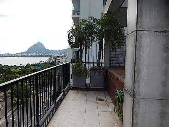Imagem Cobertura com 2 Quartos à Venda,  em Humaitá - Rio De Janeiro