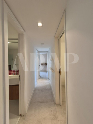Imagem Imóvel com 3 Quartos à Venda, 110 m² em Barra Da Tijuca - Rio De Janeiro Imagem Imóvel com 3 Quartos à Venda, 110 m² em Barra Da Tijuca - Rio De Janeiro