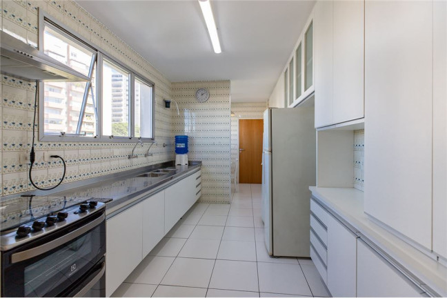 Imagem Imóvel com 4 Quartos à Venda, em Paraisópolis - São Paulo Imagem Imóvel com 4 Quartos à Venda, em Paraisópolis - São Paulo