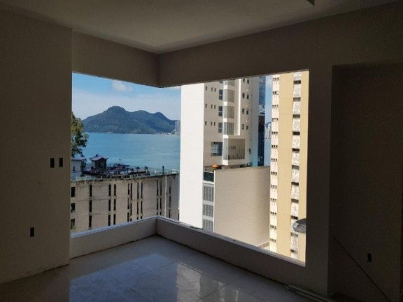 Imagem Imóvel com 3 Quartos à Venda, 212 m² em Pioneiros - Balneário Camboriú