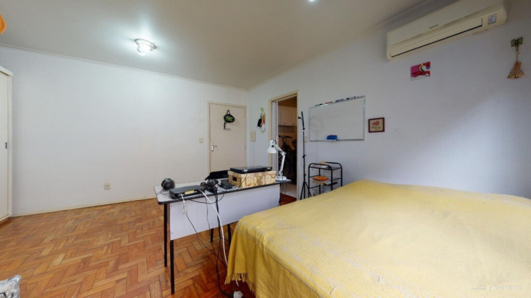 Imagem Imóvel com 1 Quarto à Venda, 30 m² em Centro Histórico - Porto Alegre Imagem Imóvel com 1 Quarto à Venda, 30 m² em Centro Histórico - Porto Alegre