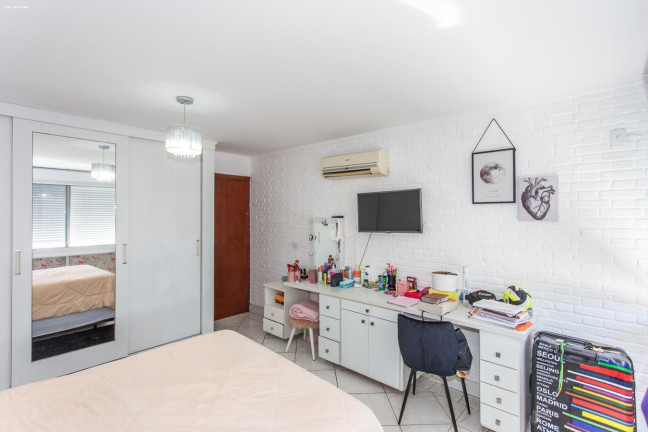Imagem Sobrado com 4 Quartos à Venda, 360 m² em Praia Do Arrastão - São Sebastião Imagem Sobrado com 4 Quartos à Venda, 360 m² em Praia Do Arrastão - São Sebastião