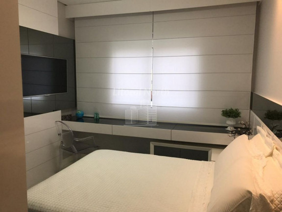 Imagem Apartamento com 3 Quartos à Venda, 130 m² em Centro - Balneário Camboriú Imagem Apartamento com 3 Quartos à Venda, 130 m² em Centro - Balneário Camboriú