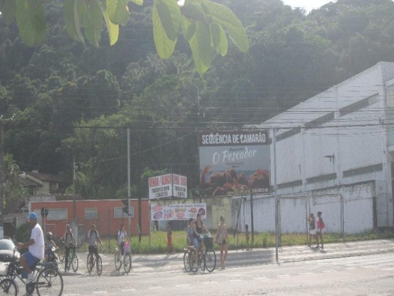 Terreno à Venda, 957 m² em Centro - Guarujá
