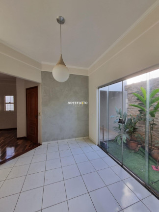 Casa com 3 Quartos à Venda, 140 m²