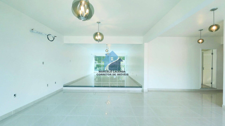 Imagem Casa com 4 Quartos à Venda, 440 m² em Manaus Imagem Casa com 4 Quartos à Venda, 440 m² em Manaus