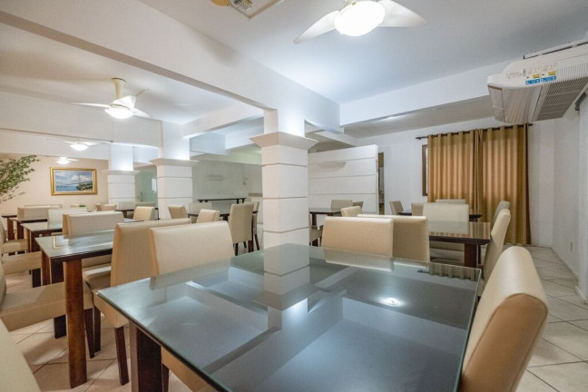 Imagem Apartamento com 2 Quartos à Venda, 74 m² em Centro - Florianópolis