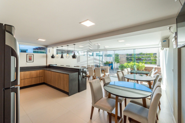 Imagem Apartamento com 2 Quartos à Venda, 67 m² em Centro - Camboriú