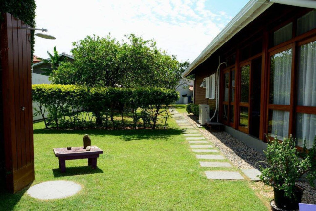 Imagem Casa com 4 Quartos à Venda, 400 m² em Lagoa Da Conceição - Florianópolis Imagem Casa com 4 Quartos à Venda, 400 m² em Lagoa Da Conceição - Florianópolis