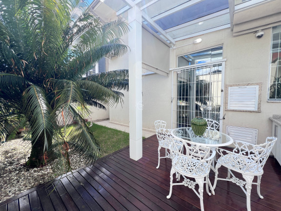 Imagem Casa com 3 Quartos à Venda, 130 m² em Glória - Joinville Imagem Casa com 3 Quartos à Venda, 130 m² em Glória - Joinville