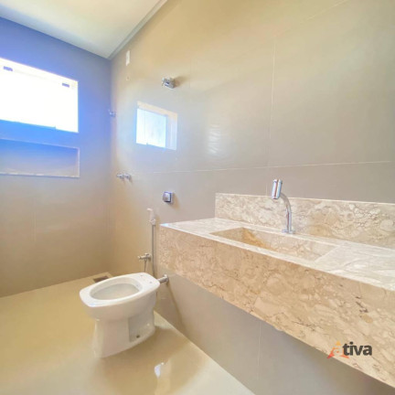 Imagem Sobrado com 3 Quartos à Venda, 102 m²