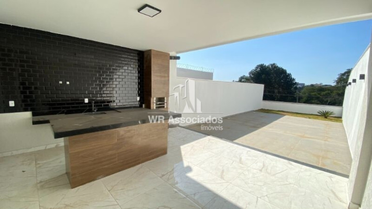 Imagem Casa com 3 Quartos à Venda, 230 m²