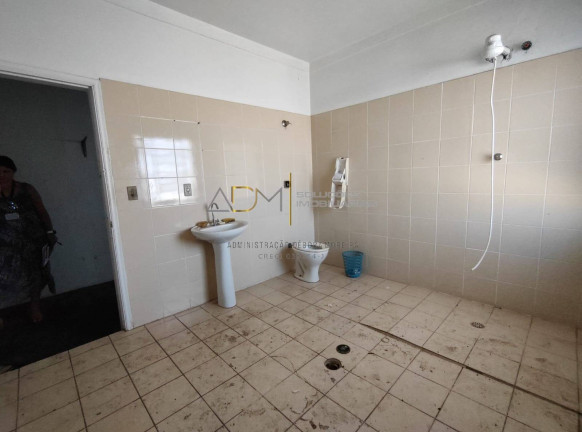 Imagem Sala Comercial à Venda, 650 m² em Vila São Lúcio - Botucatu
