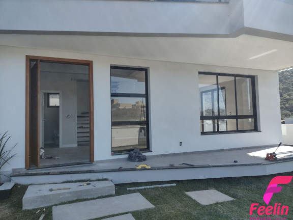 Imagem Casa com 3 Quartos à Venda, 204 m² em Rio Tavares - Florianópolis