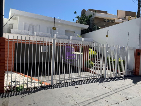 Sobrado com 4 Quartos à Venda, 393 m² em Quebec - Londrina
