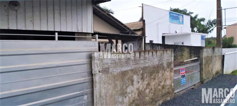 Imagem Casa com 4 Quartos à Venda, 214 m² em Centro - Balneário Barra Do Sul Imagem Casa com 4 Quartos à Venda, 214 m² em Centro - Balneário Barra Do Sul