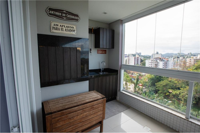 Imagem Imóvel com 4 Quartos à Venda,  em Coqueiros - Florianópolis