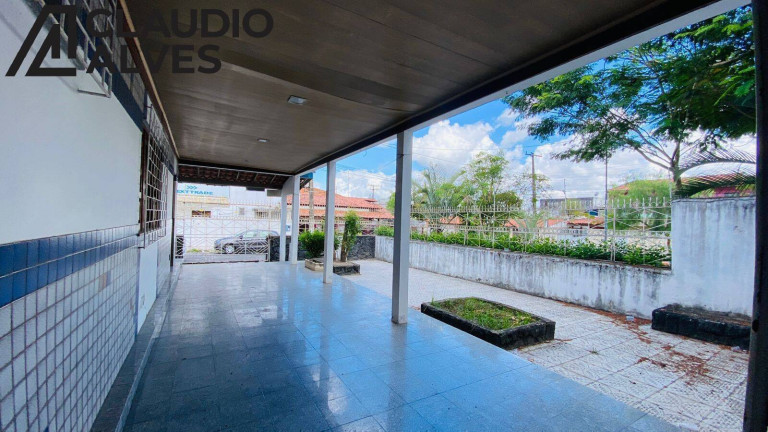 Imagem Casa com 5 Quartos à Venda, 292 m² em Centro - Feira De Santana Imagem Casa com 5 Quartos à Venda, 292 m² em Centro - Feira De Santana