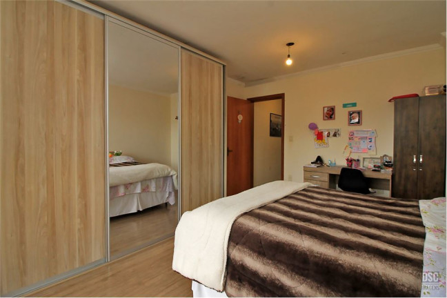 Imagem Casa com 3 Quartos à Venda,  em Guarujá - Porto Alegre