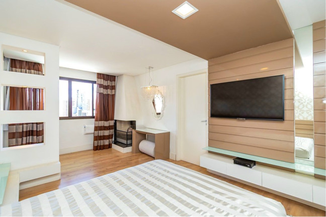 Imagem Cobertura com 4 Quartos à Venda, 291 m² em água Verde - Curitiba