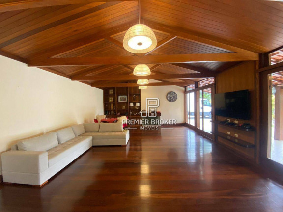 Imagem Casa com 4 Quartos à Venda, 550 m² em Três Córregos - Teresópolis