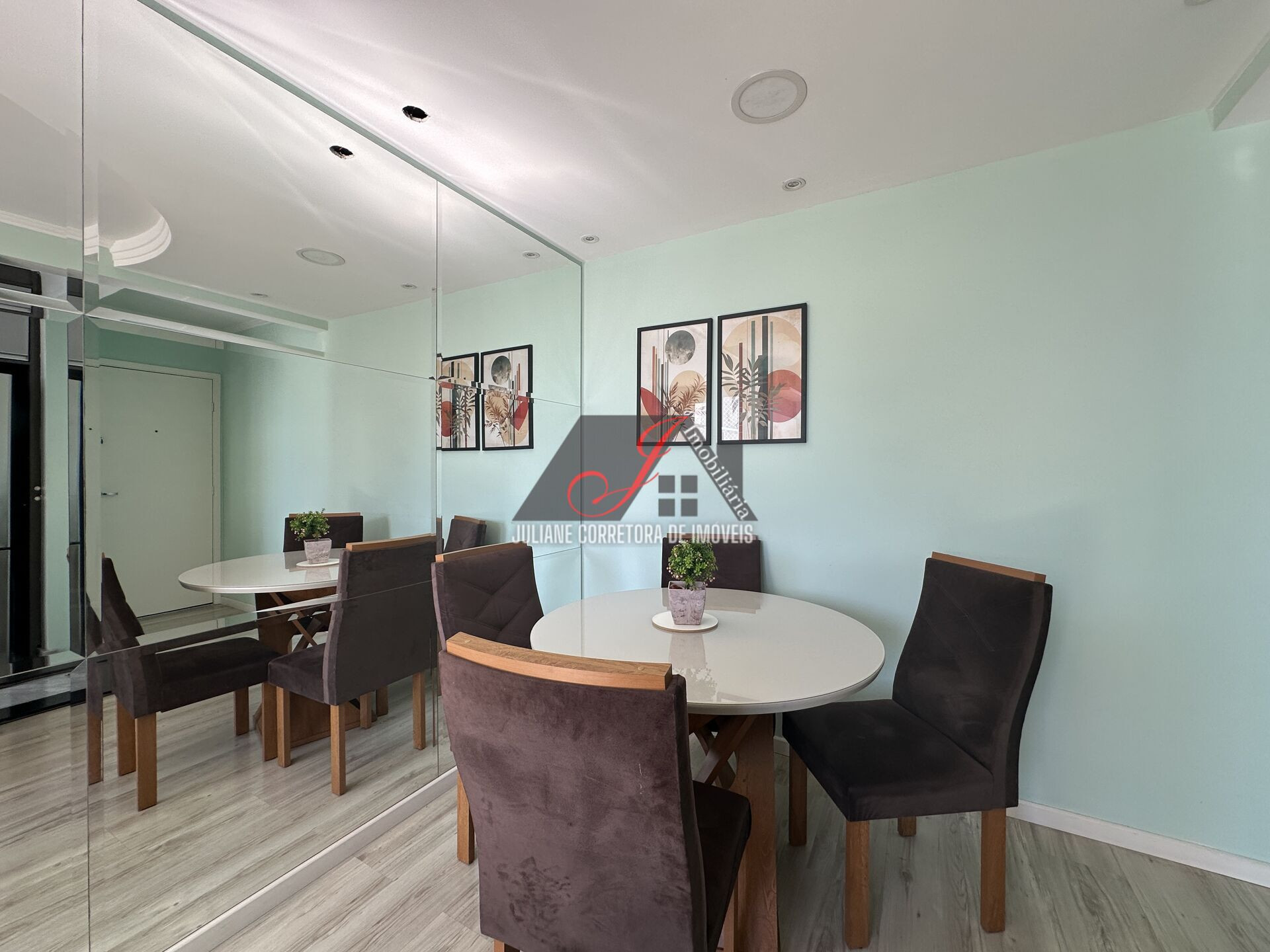 Apartamento com 2 Quartos à Venda, 54 m² em Pinheirinho - Curitiba