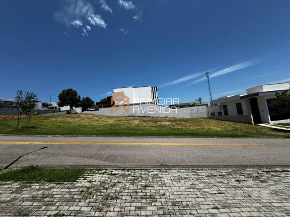 Terreno à Venda, 666 m² em Condomínio Residencial Colinas Do Paratehy - São José Dos Campos