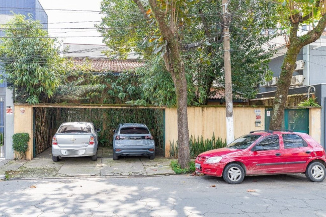 Imagem Casa com 1 Quarto à Venda, 135 m² em Moema - São Paulo Imagem Casa com 1 Quarto à Venda, 135 m² em Moema - São Paulo