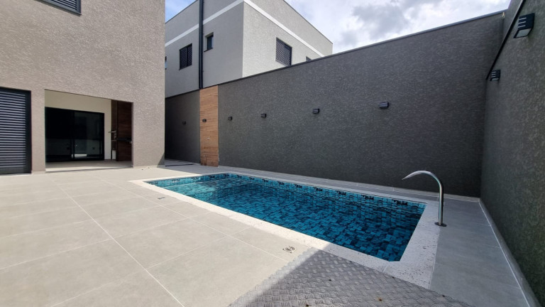 Imagem Casa com 3 Quartos à Venda, 162 m² em Vila Petrópolis - Atibaia Imagem Casa com 3 Quartos à Venda, 162 m² em Vila Petrópolis - Atibaia
