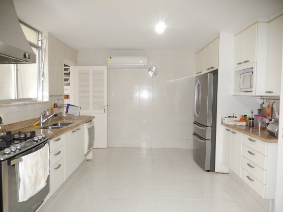 Imagem Apartamento com 3 Quartos à Venda,  em Copacabana - Rio De Janeiro