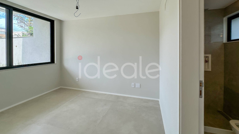 Imagem Casa de Condomínio com 5 Quartos à Venda, em Barra Da Tijuca - Rio De Janeiro Imagem Casa de Condomínio com 5 Quartos à Venda, em Barra Da Tijuca - Rio De Janeiro