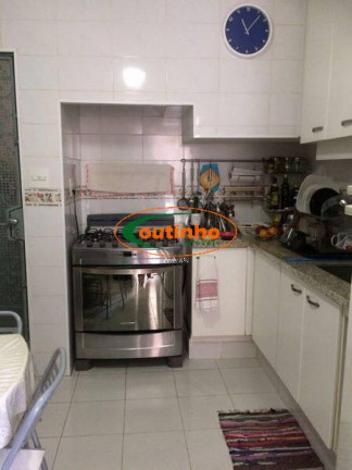 Imagem Casa com 5 Quartos à Venda, 236 m² em Tijuca - Rio De Janeiro Imagem Casa com 5 Quartos à Venda, 236 m² em Tijuca - Rio De Janeiro