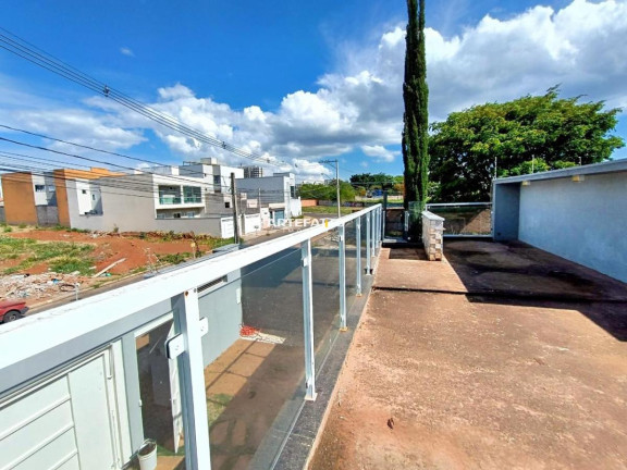 Imagem Casa com 3 Quartos à Venda, 