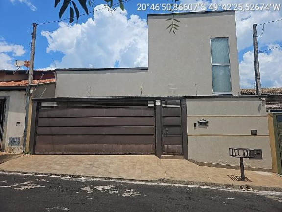 Casa com 3 Quartos à Venda, 224 m² em Centro - Monte Aprazivel