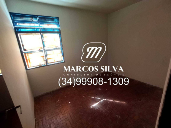 Imagem Casa com 3 Quartos à Venda, 250 m² em Nossa Senhora Aparecida - Uberlândia