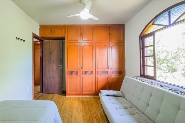 Imagem Casa com 5 Quartos à Venda, 208 m² em Parque Dos Maias - Porto Alegre
