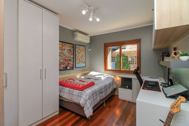 Imagem Casa com 3 Quartos à Venda, 205 m² em Tristeza - Porto Alegre