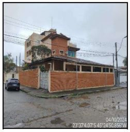 Foto do imóvel Casa com 1 Quarto à Venda, 350 m² em Centro - Caraguatatuba Foto do imóvel Casa com 1 Quarto à Venda, 350 m² em Centro - Caraguatatuba