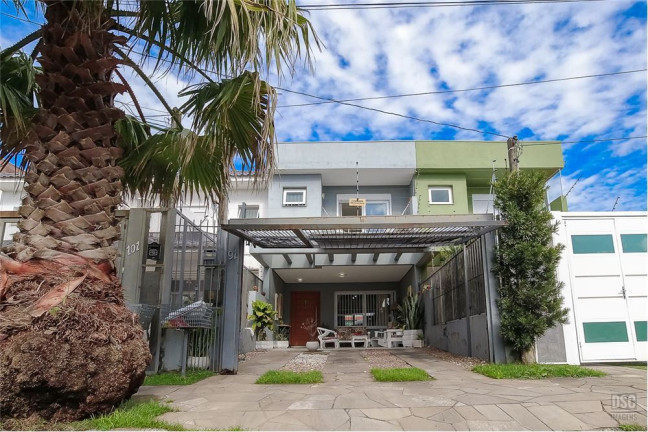 Casa com 3 Quartos à Venda,  em Hípica - Porto Alegre