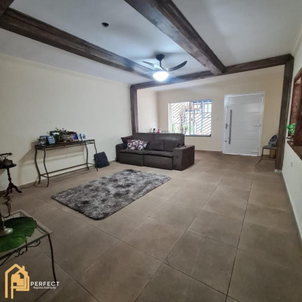 Imagem Casa com 4 Quartos à Venda, 200 m² em Jardim Maria Augusta - Taubaté Imagem Casa com 4 Quartos à Venda, 200 m² em Jardim Maria Augusta - Taubaté