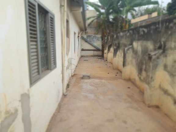 Imagem Casa com 3 Quartos à Venda, 195 m² em Centro - Araraquara Imagem Casa com 3 Quartos à Venda, 195 m² em Centro - Araraquara