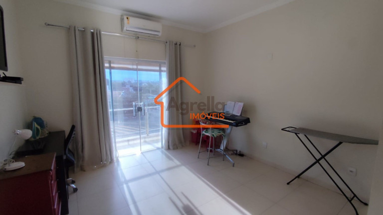 Imagem Casa com 4 Quartos à Venda, 241 m² em Jardim Patrícia - Mogi Mirim Imagem Casa com 4 Quartos à Venda, 241 m² em Jardim Patrícia - Mogi Mirim