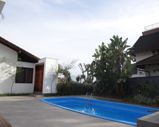 Imagem Casa com 4 Quartos à Venda, 500 m² em Glória - Joinville Imagem Casa com 4 Quartos à Venda, 500 m² em Glória - Joinville